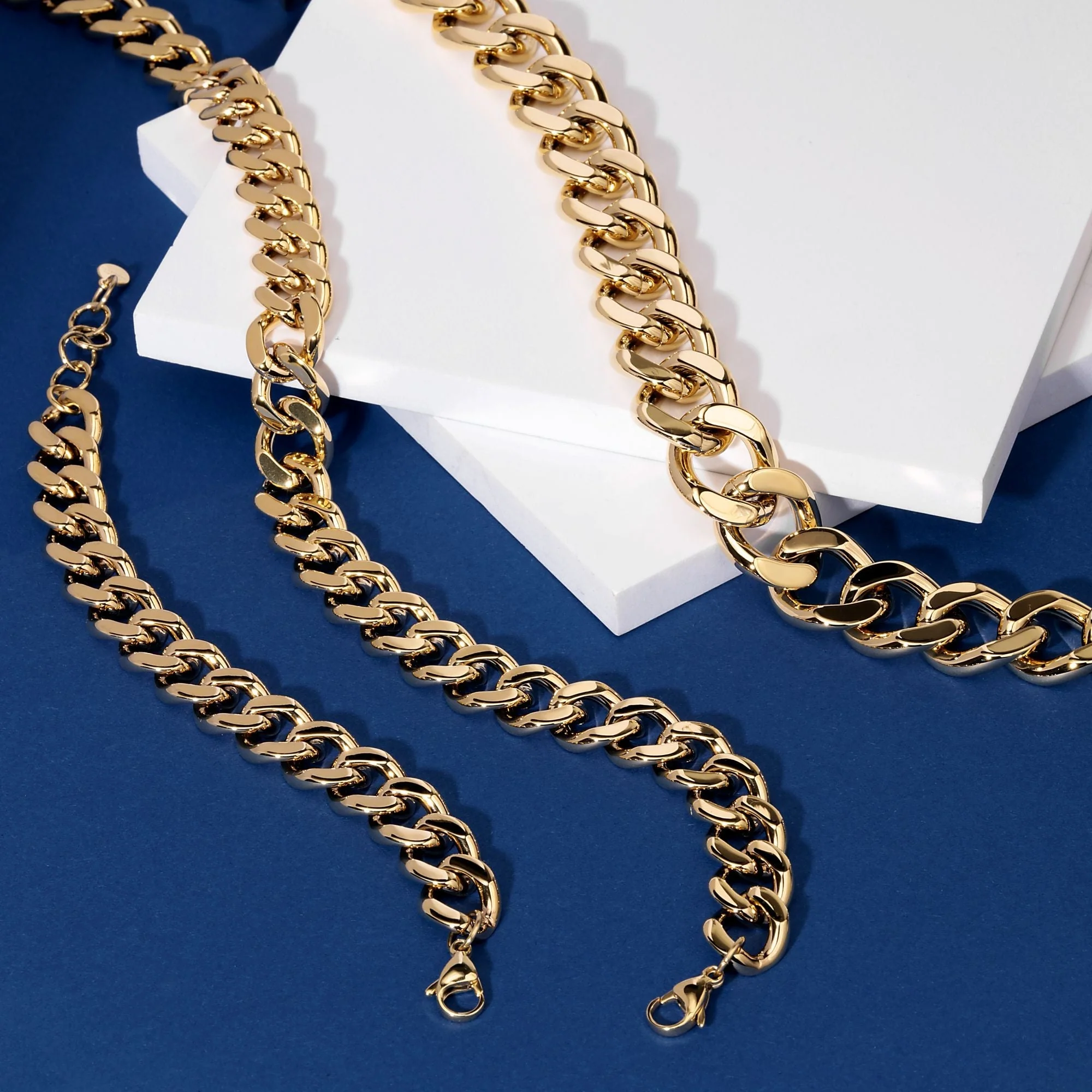 Chiara Ferragni Chain Collection Big Chain Gold Necklace - Image 4